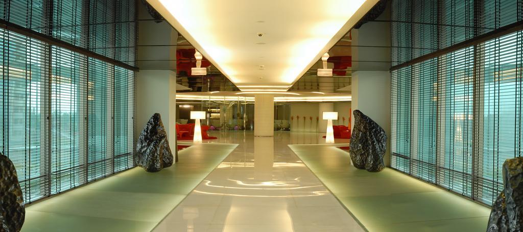 Galaxy Hotel & Spa Gurgaon Exteriör bild